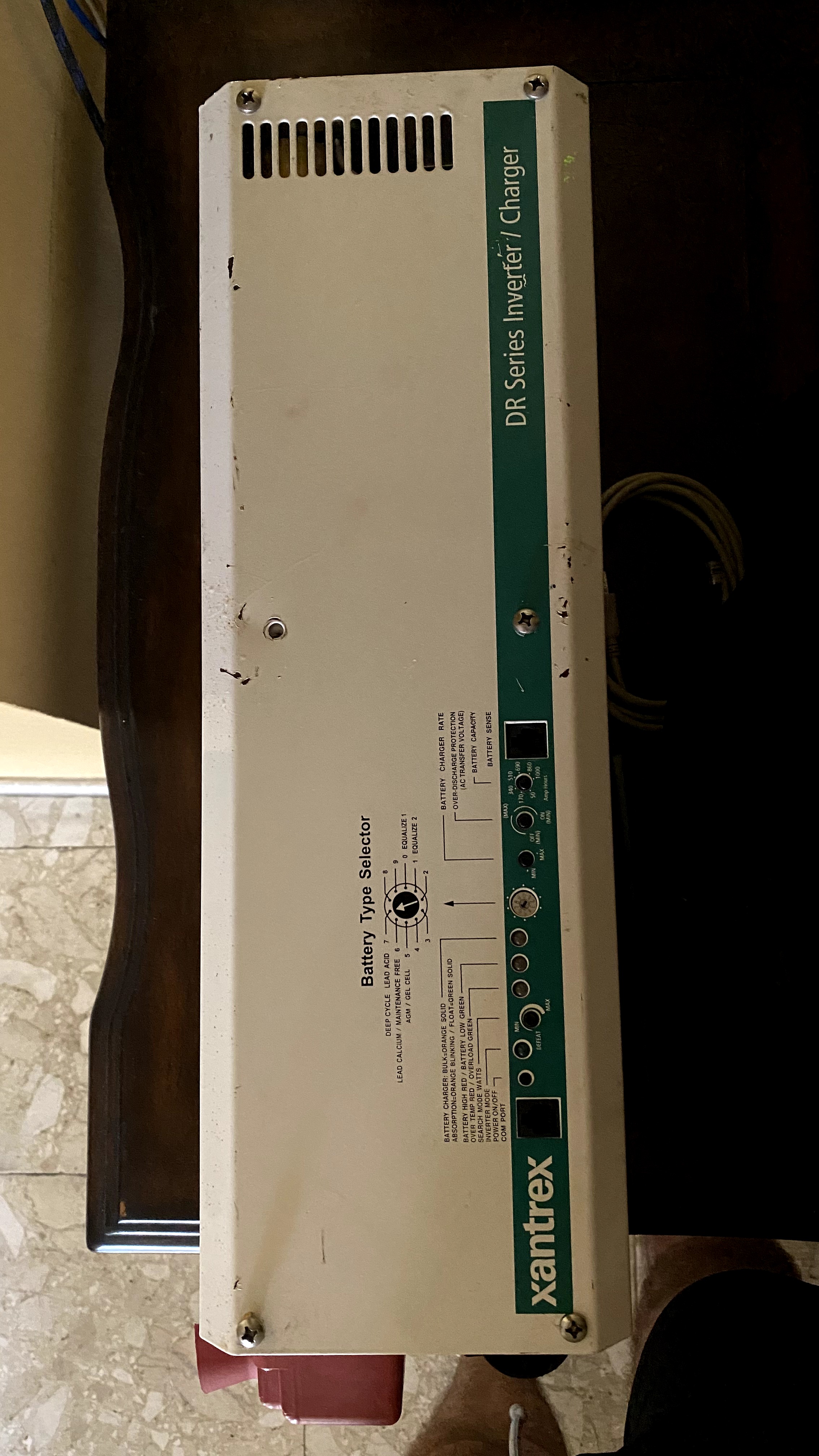 plantas e inversores - Inversor Xantrex 2.5 Kilowatts Con sus cables  2