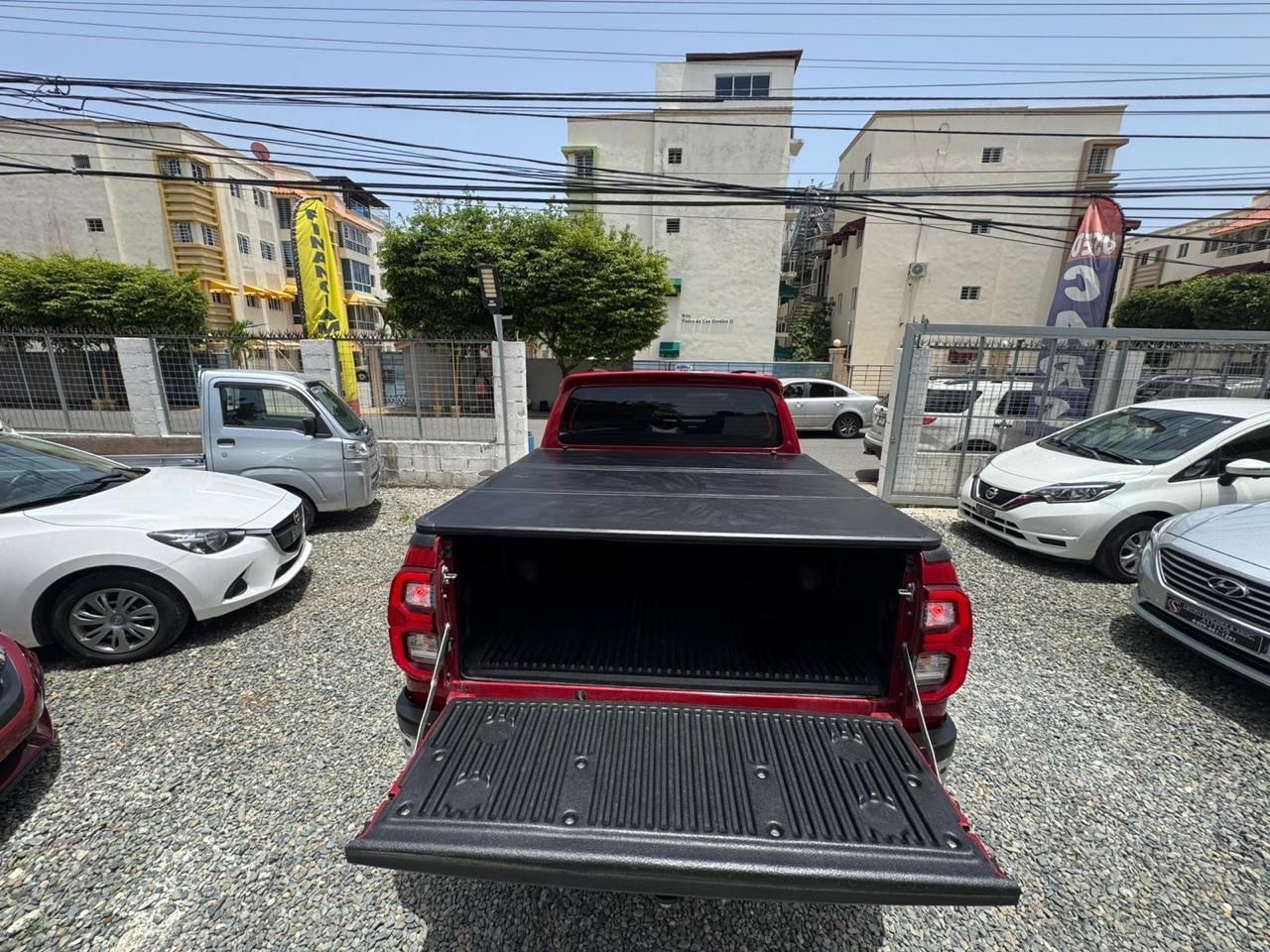 jeepetas y camionetas - Toyota Hilux 2023 2