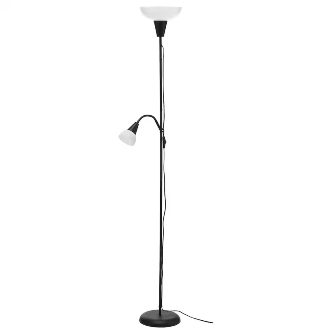 decoración y accesorios - Lampara de piso marca Ikea de dos bombillos en excelente estado $1000 pesos.