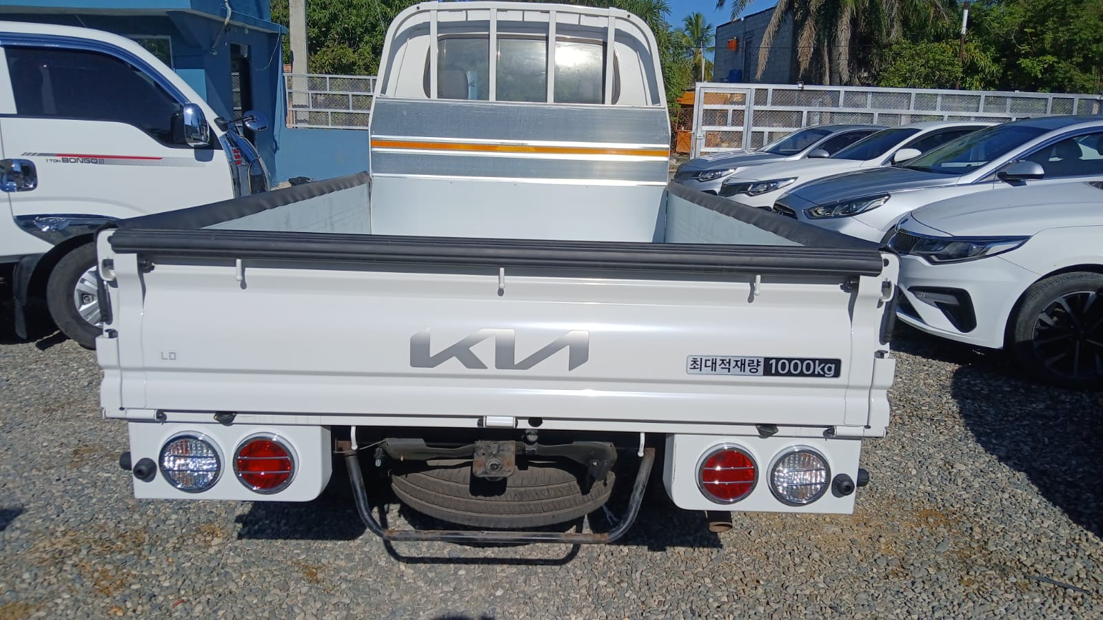camiones y vehiculos pesados - VENDO KIA BONGO 2019 INICIAL 100 FINANCIAMIENTO DISPONIBLE  3