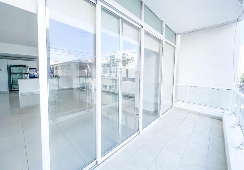 apartamentos - Alquiler de APartamento en Naco con Linea Blanca 0