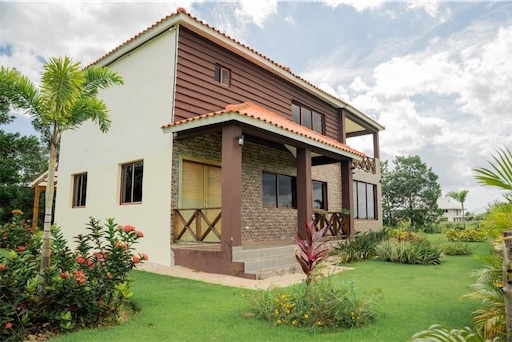 solares y terrenos - Venta de terrenos en proyecto vacacional con piscina y  lago Santo Domingo 9