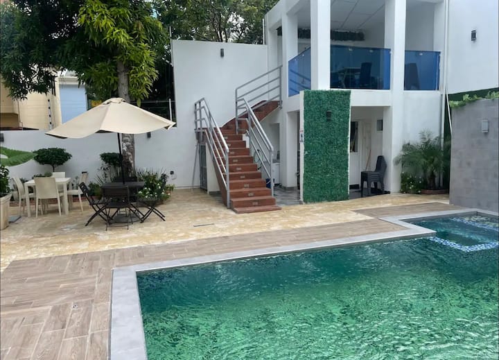 casas - Casa de lujo con Piscina, Corales del Sur 4