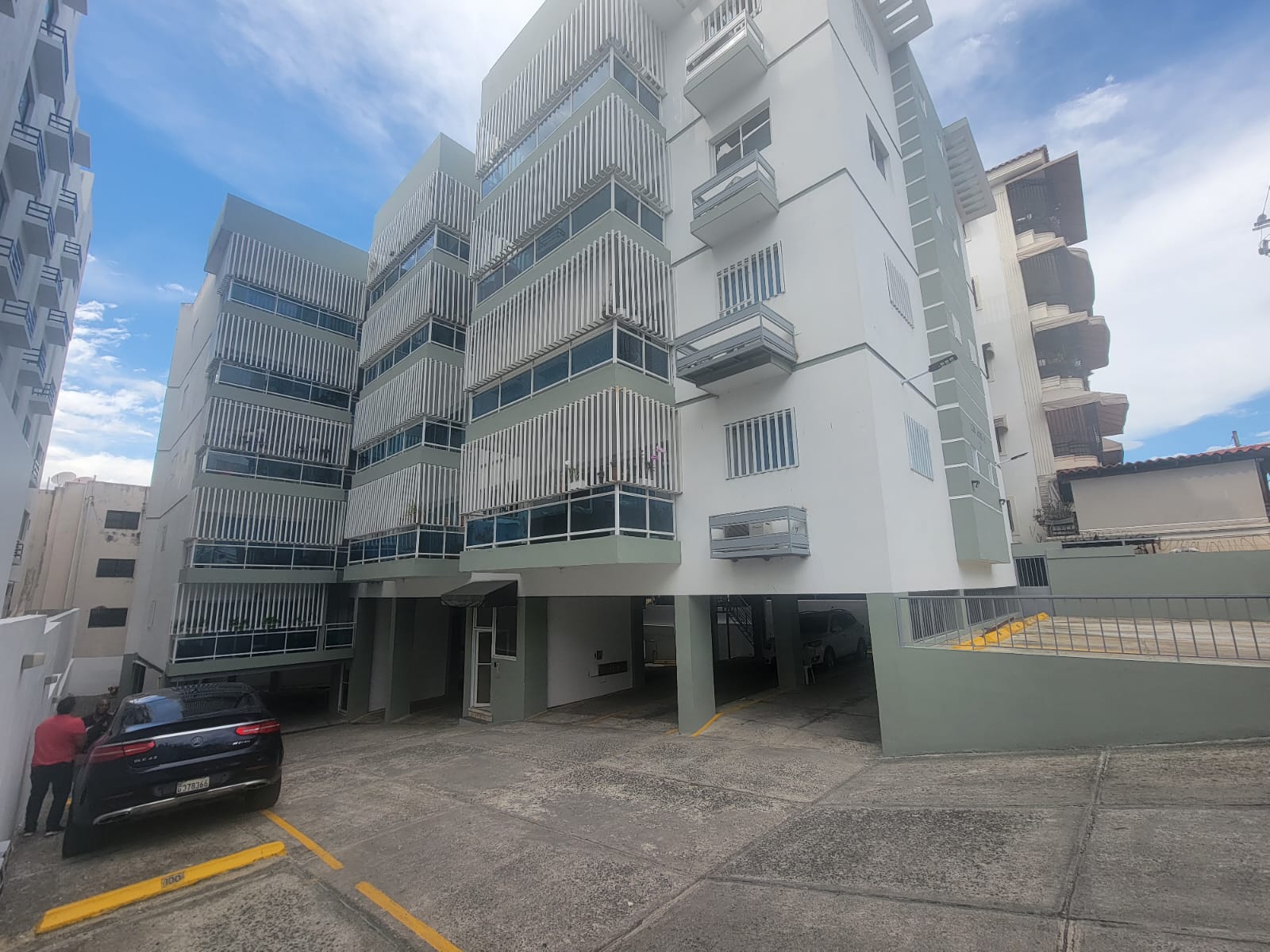 apartamentos - Venta de apartamento en el millon 3 habitaciones 4