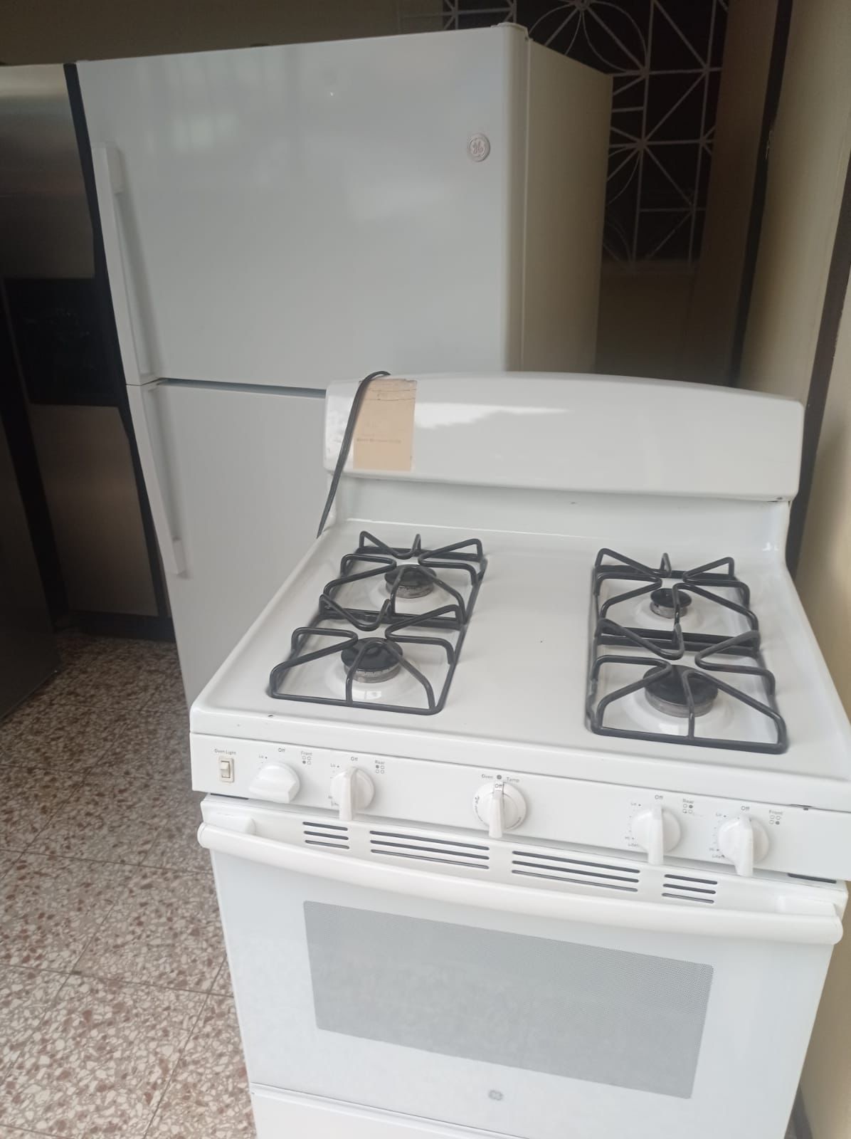 electrodomesticos - Combo General Electric: Estufa + Nevera como nueva 0