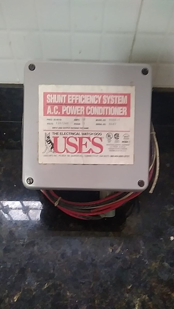 equipos profesionales - Protector de línea y sobrecorrientes USES (Acondicionador de energía 120/240 V.) 1