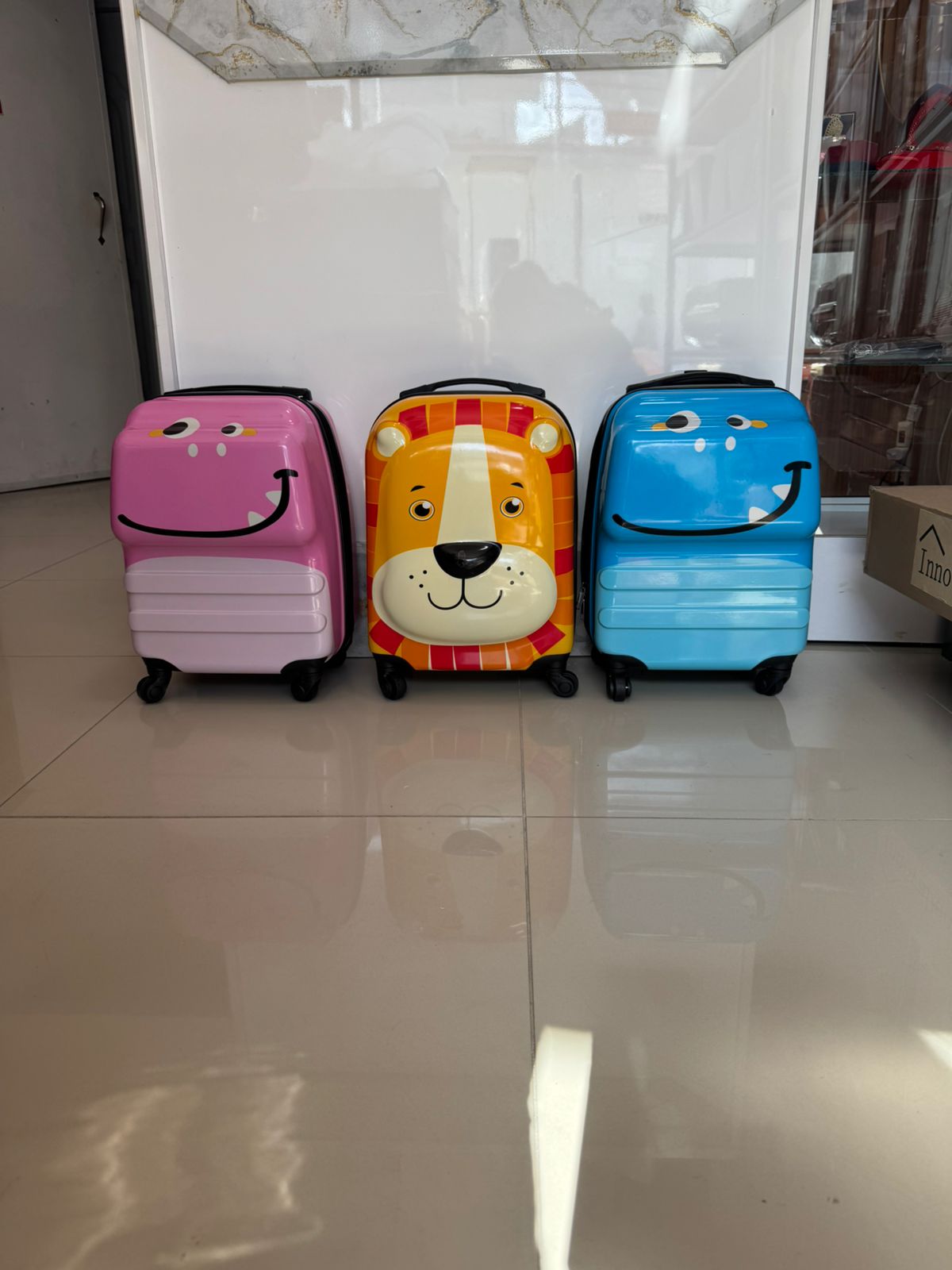 carteras y maletas - Maleta con figuras 3d para niños  0