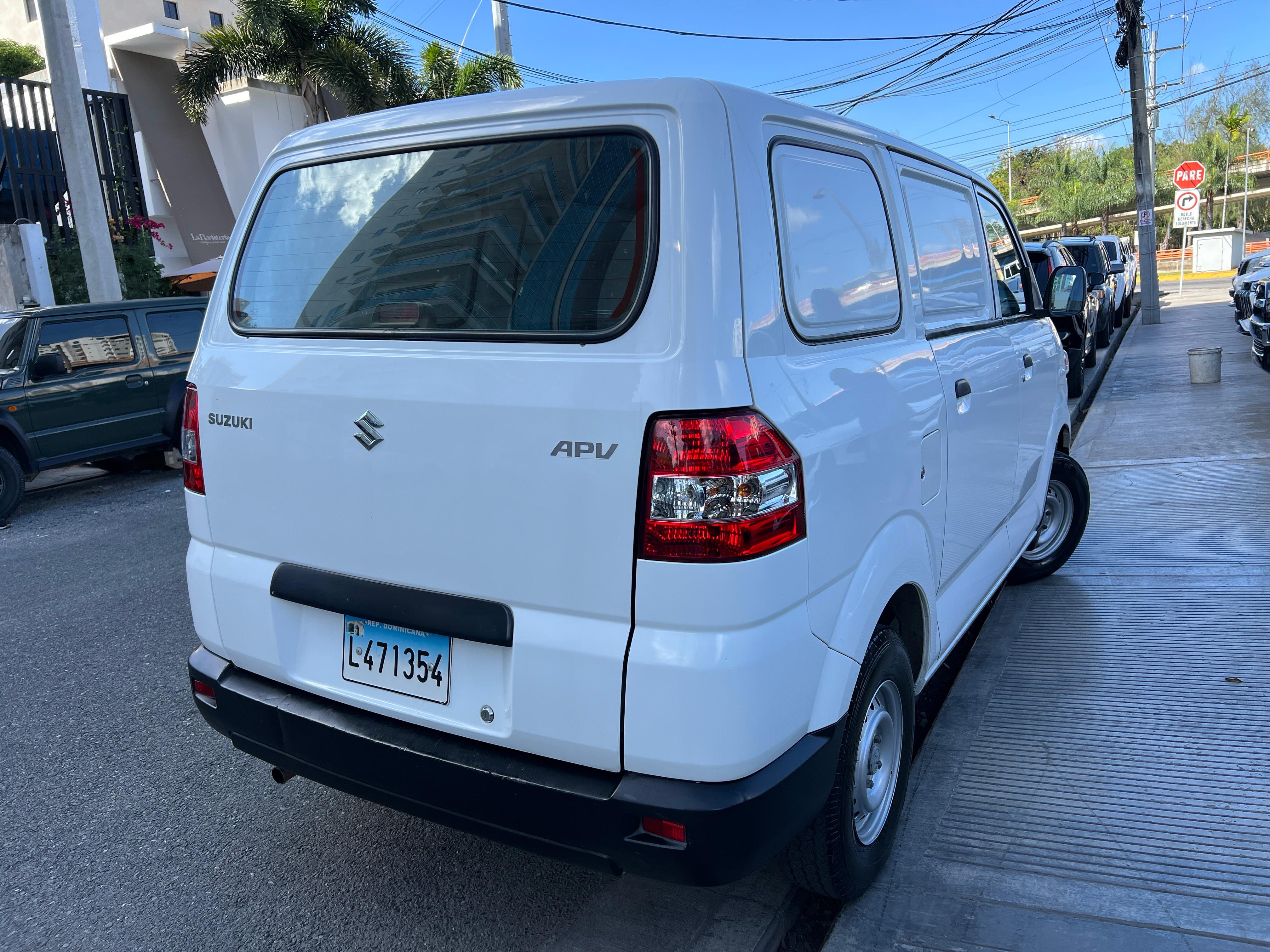 jeepetas y camionetas - SUZUKI APV 2023 3
