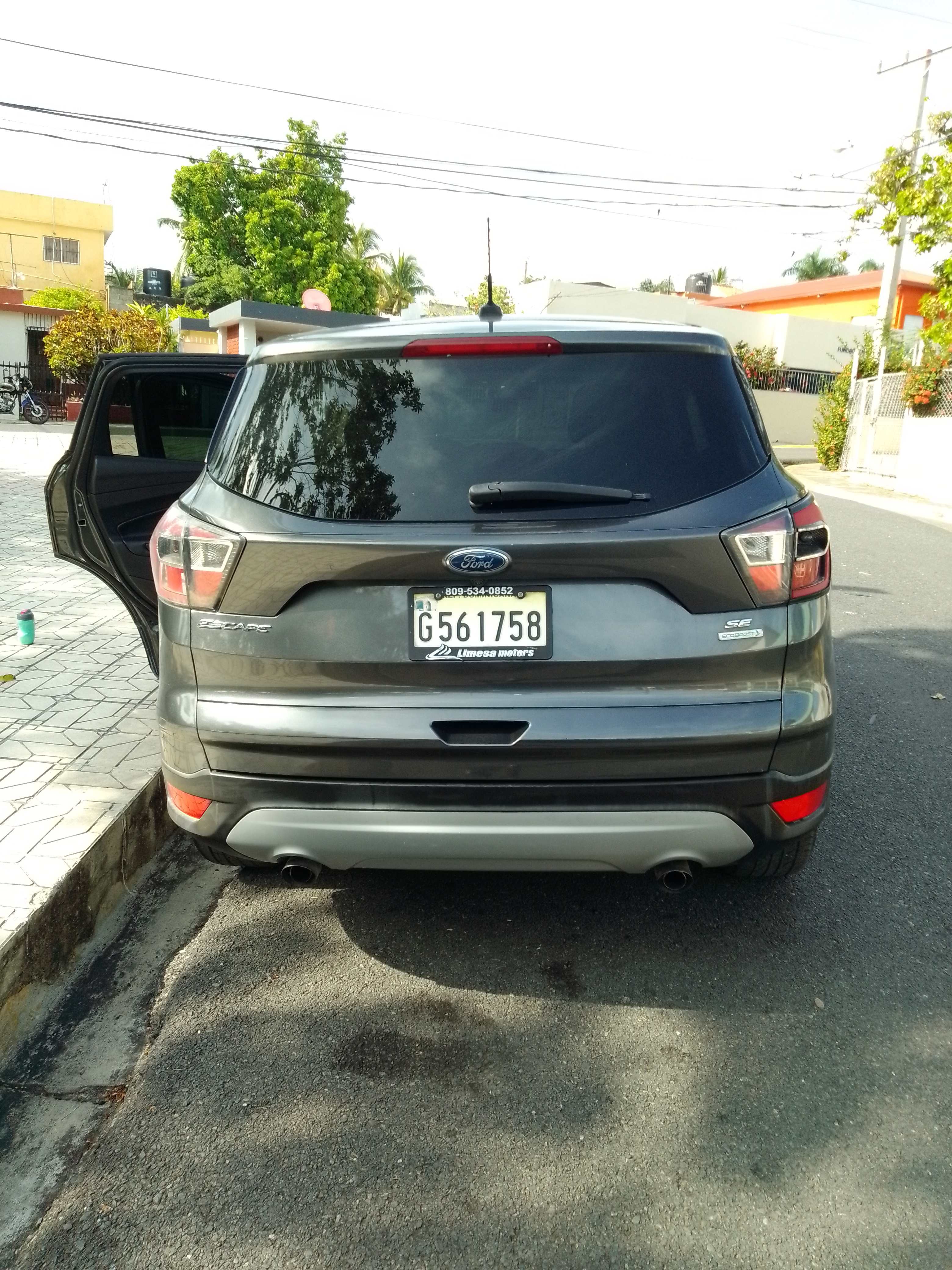 jeepetas y camionetas - Jeepeta de Oportunidad Ford Escape 2017  5