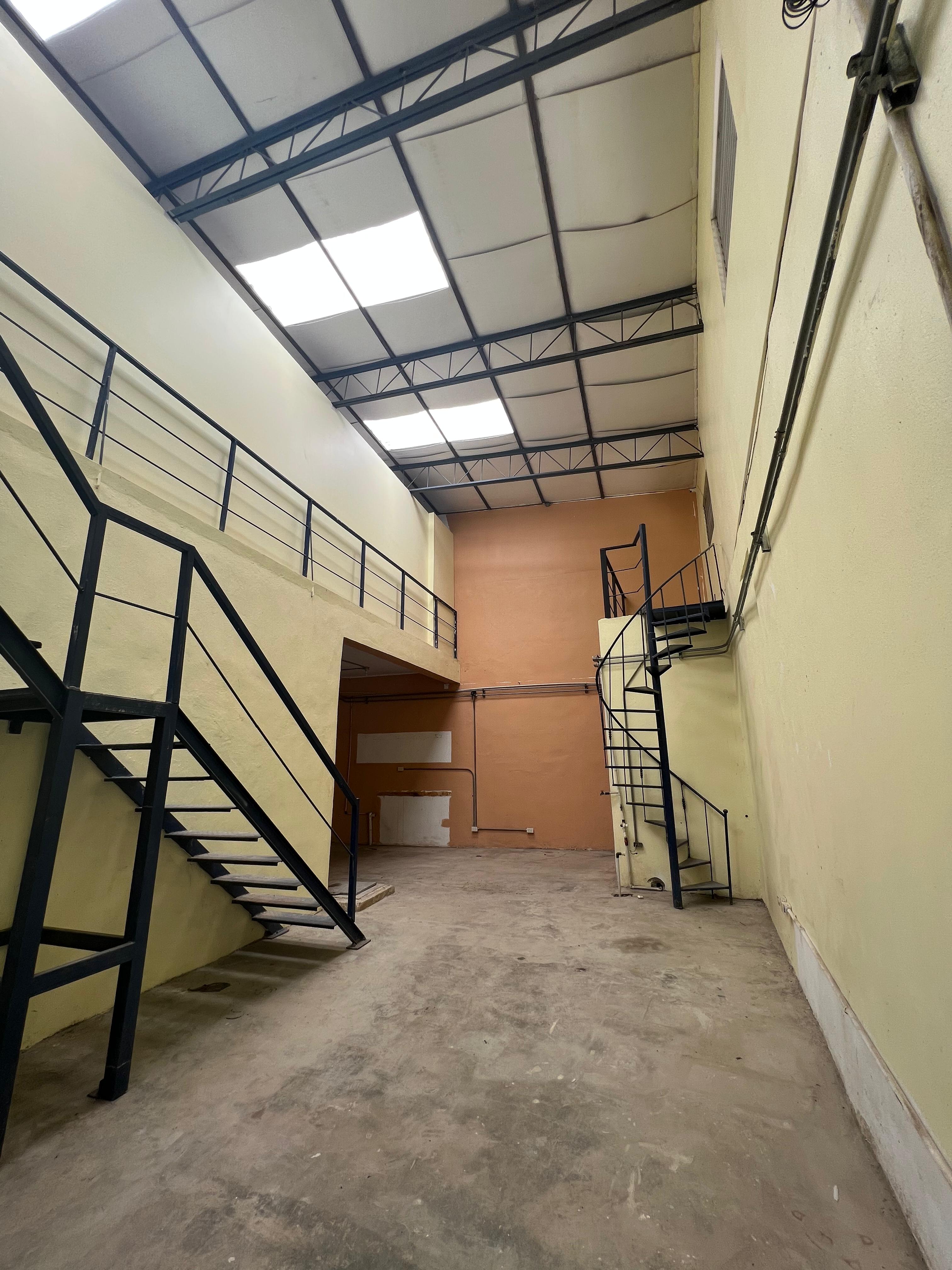 oficinas y locales comerciales - Alquiler de Nave industrial Km 16 Aut. Duarte 4