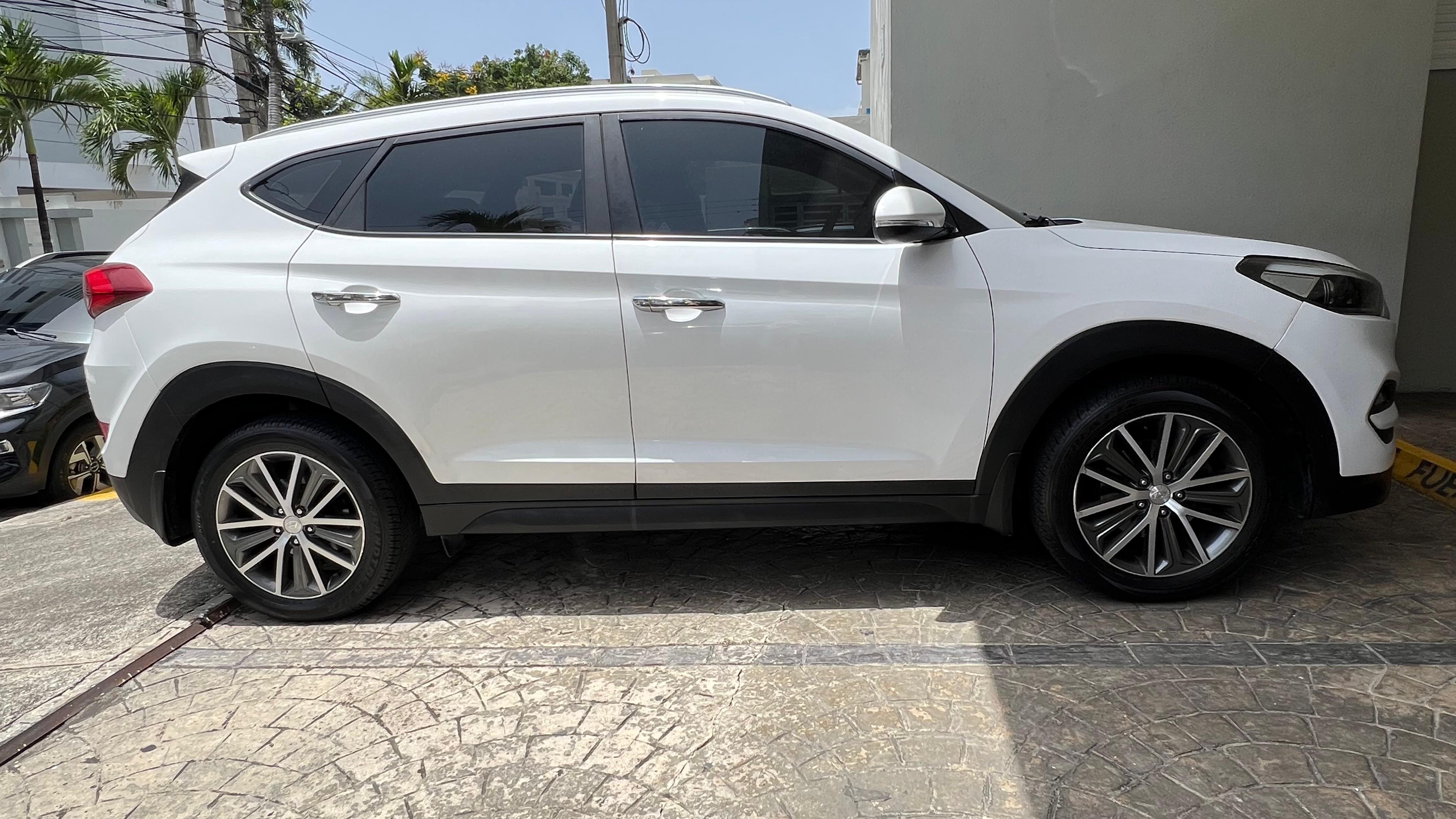 jeepetas y camionetas - Hyundai Tucson Semi full 2017 1