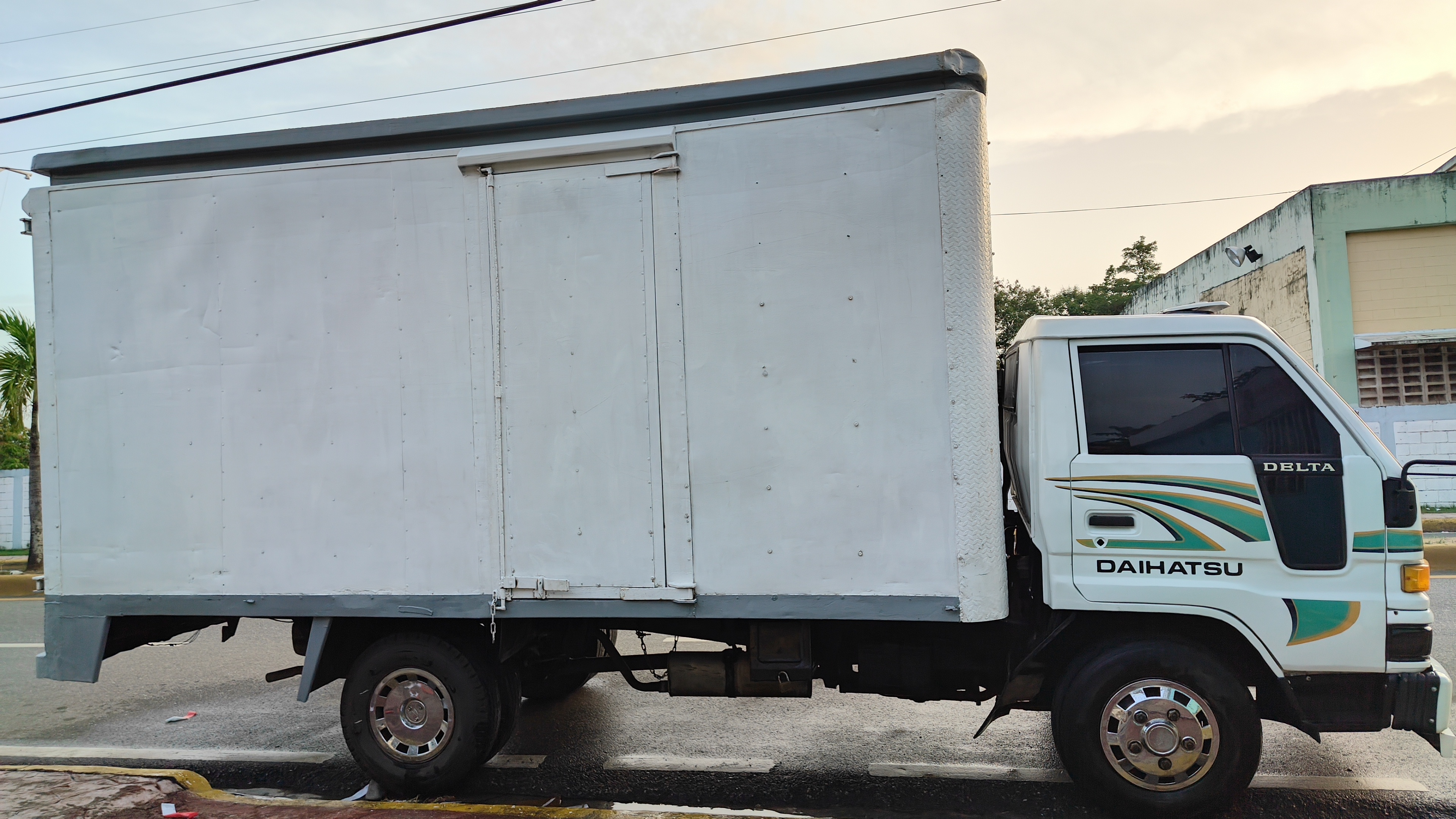 camiones y vehiculos pesados - En venta camión Daihatsu en buenas condiciones  1