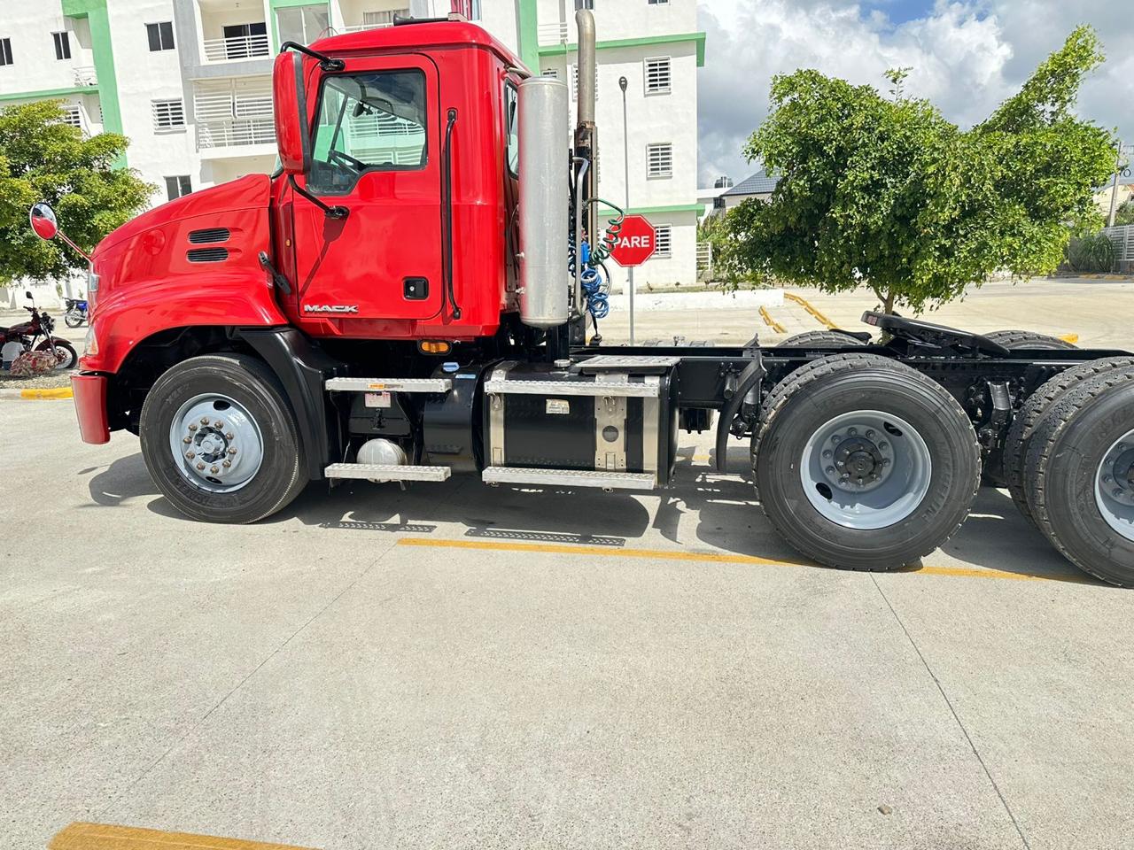 camiones y vehiculos pesados - mack pinacle 2012 5