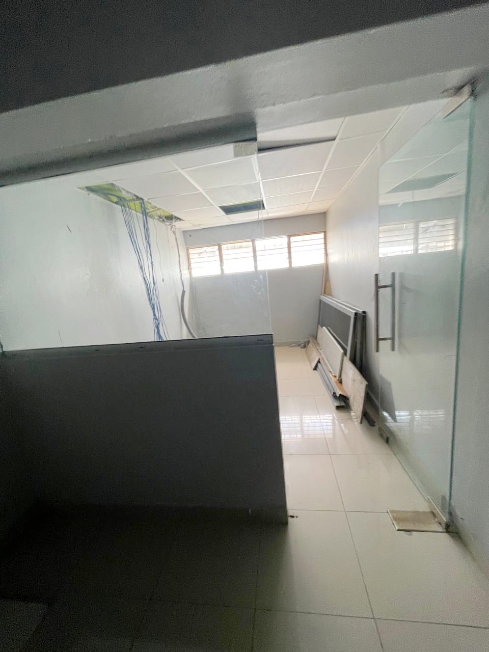 oficinas y locales comerciales - Alquiler local céntrico en Evaristo  7