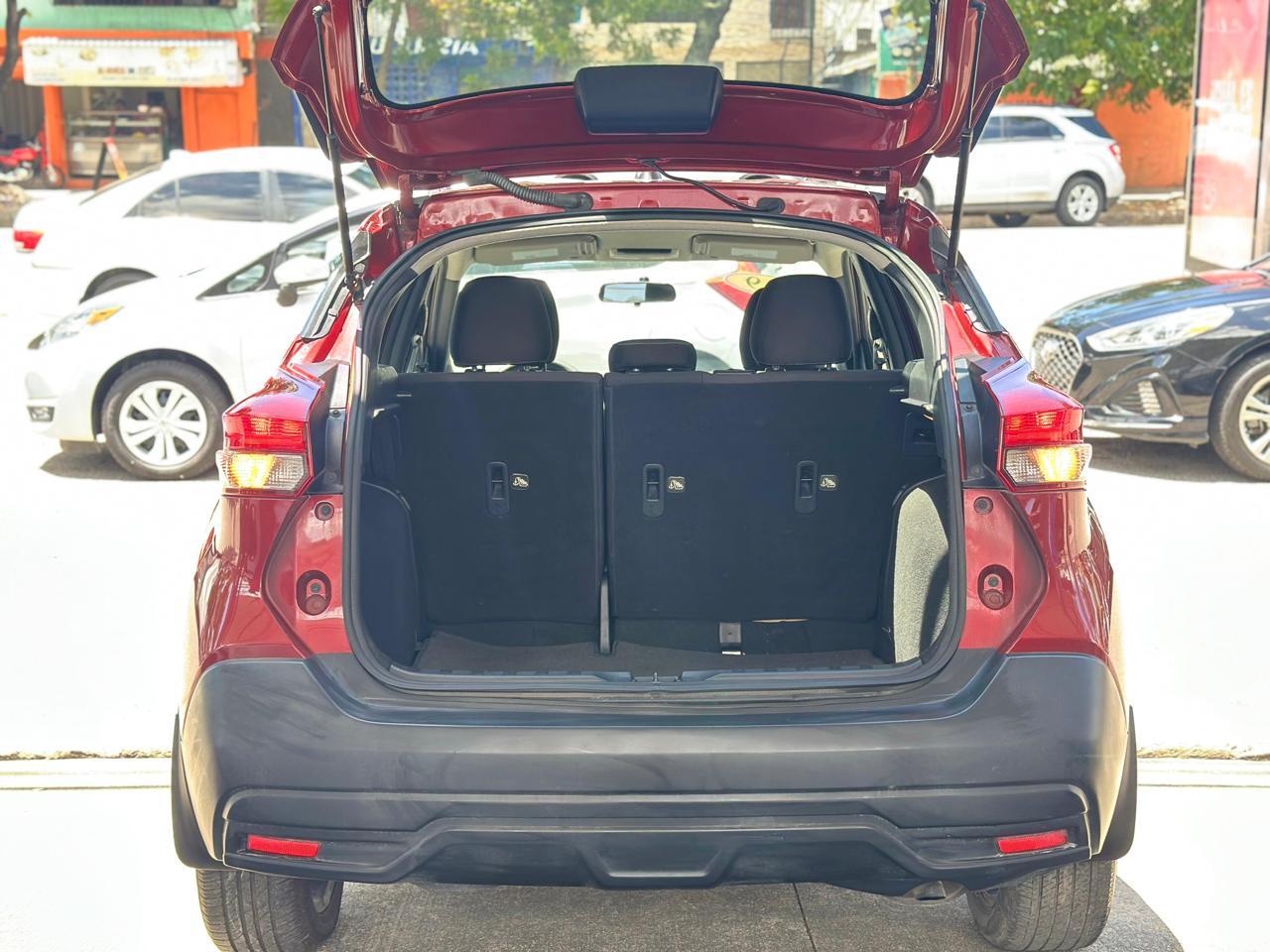 jeepetas y camionetas - 2019 NISSAN KICKS SV CLEAN EN OFERTA 4