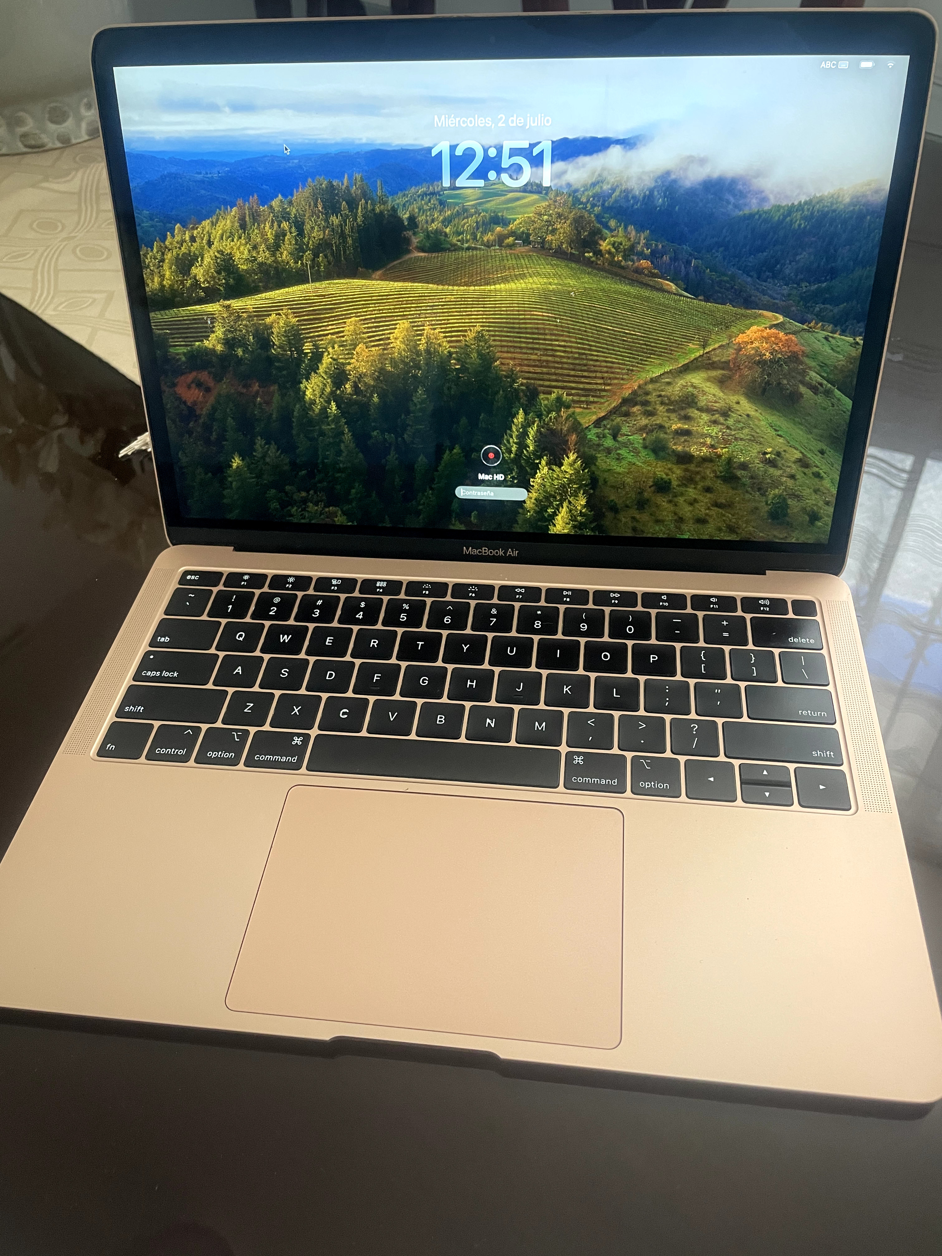 computadoras y laptops - Macbook air 13 2018 i5 1.6ghz, 8gb ram, 128ssd