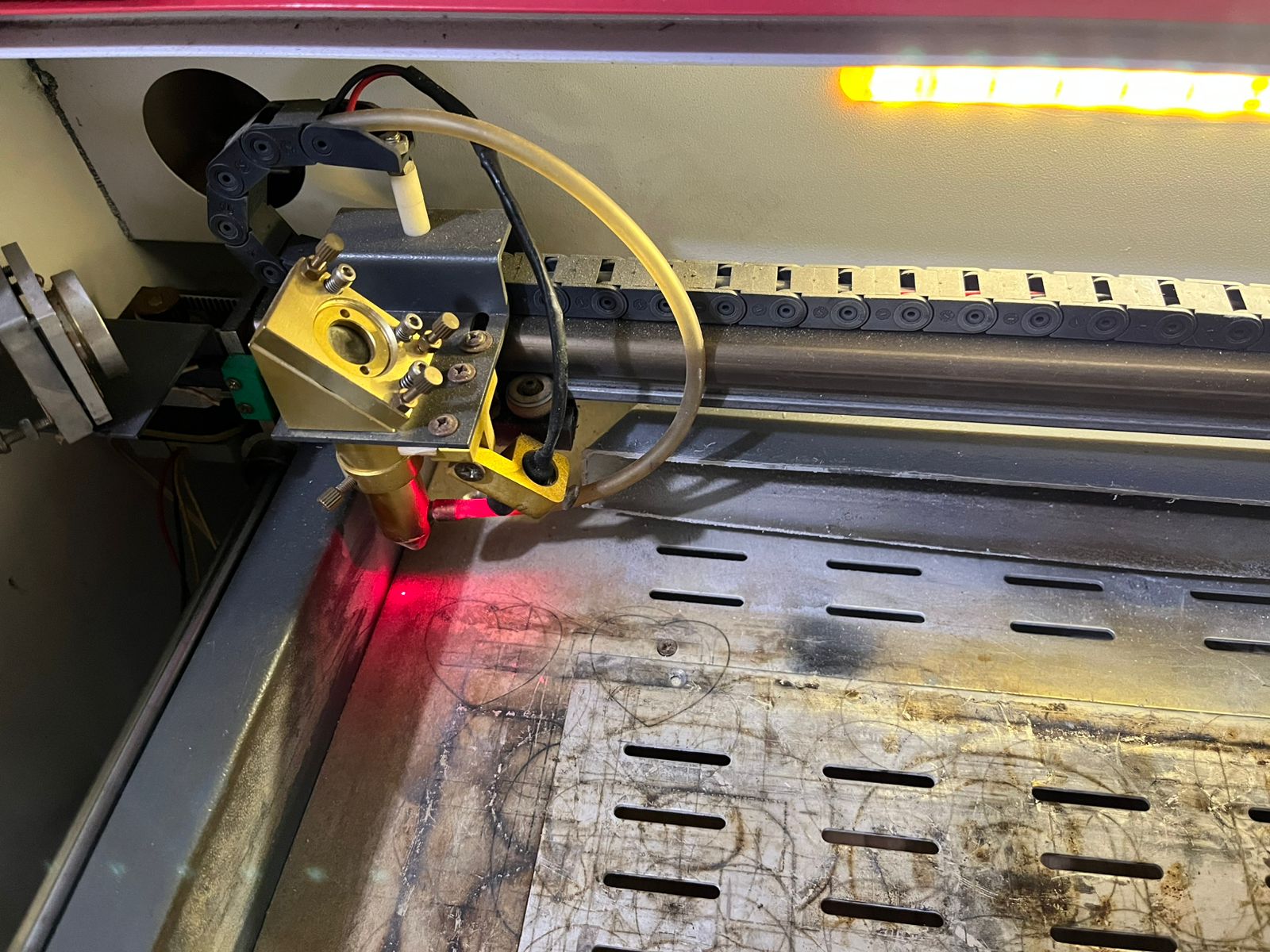 equipos profesionales - Maquina grabado laser CO2  1
