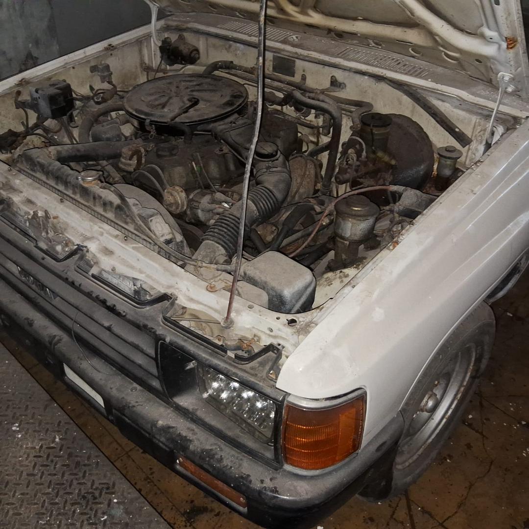 jeepetas y camionetas - Camioneta Toyota Hilux muy buenas condiciones 9
