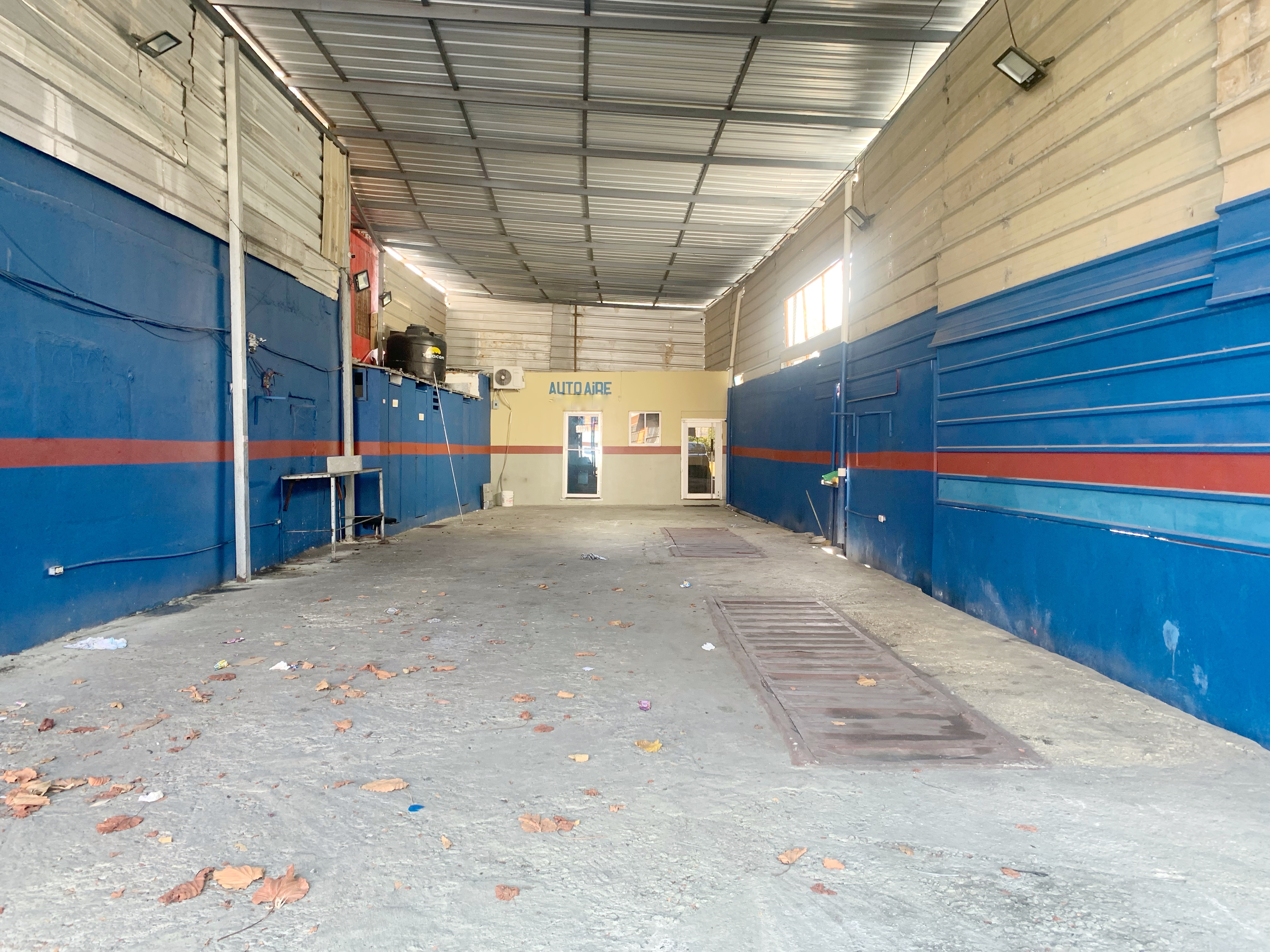oficinas y locales comerciales - Nave en ensanche la Fe  1