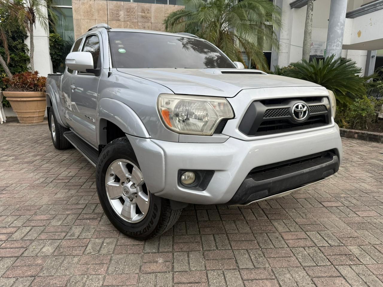 jeepetas y camionetas - Toyota tacoma 2012 3