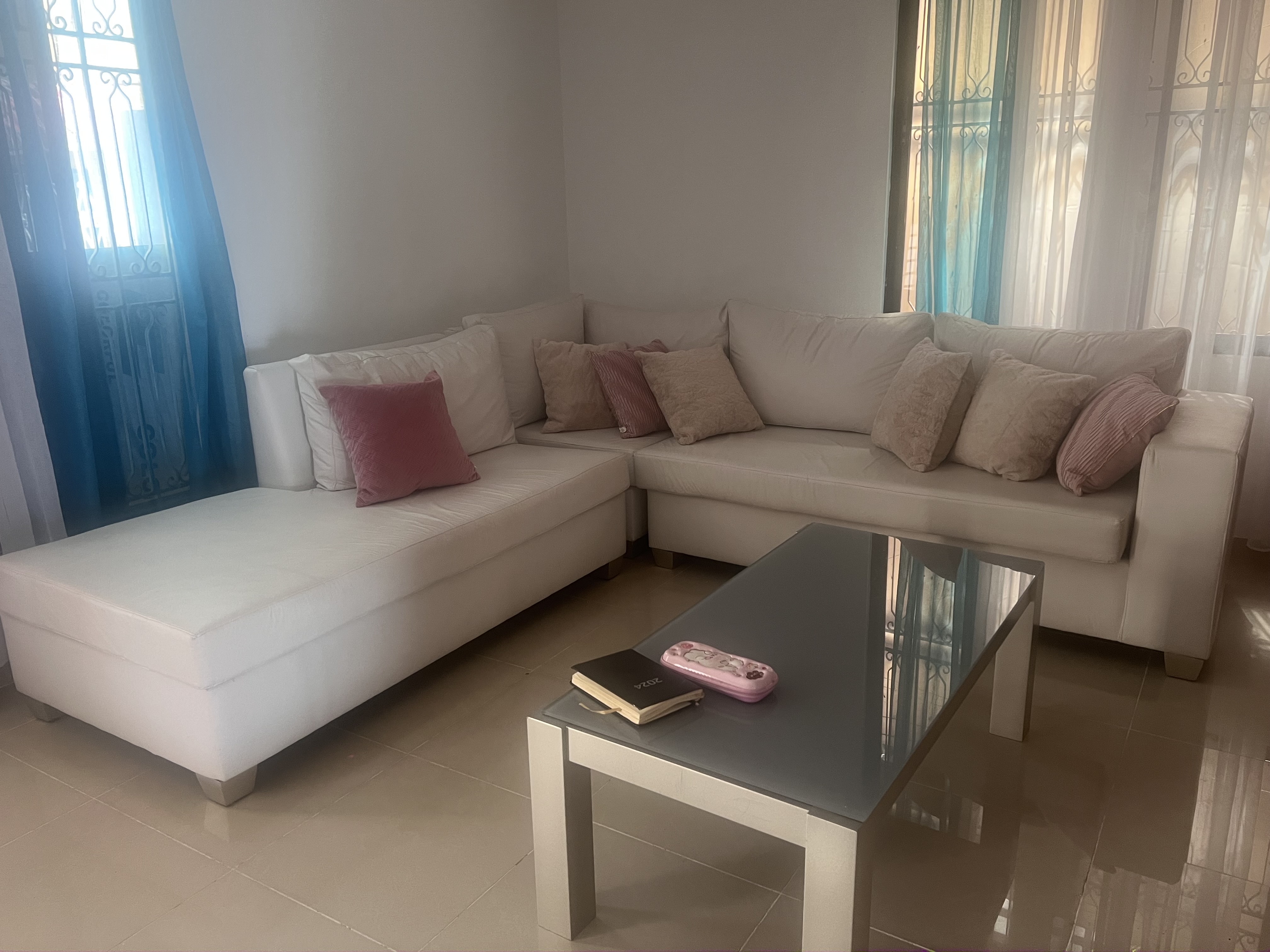 muebles y colchones - Vendo este juego de muebles tipo L  importado 21500 aprovechalo están nitido  0