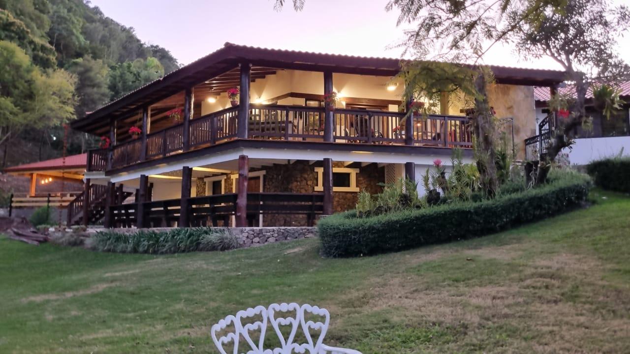casas vacacionales y villas - Villa en Venta en Jarabacoa, Tu Refugio de Montaña 0
