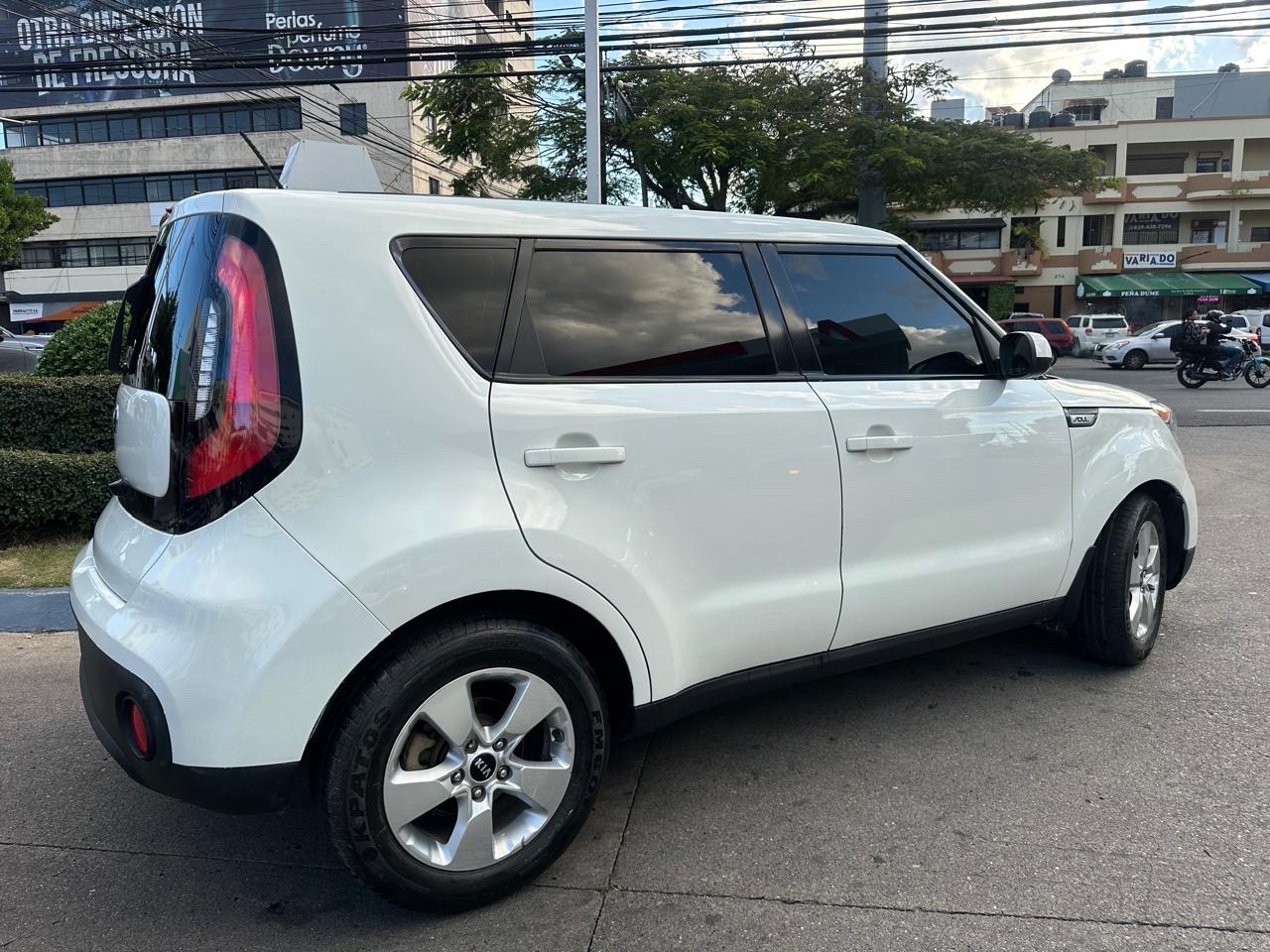 carros - Kia soul 2017 Como nuevo (120mil millas)  3