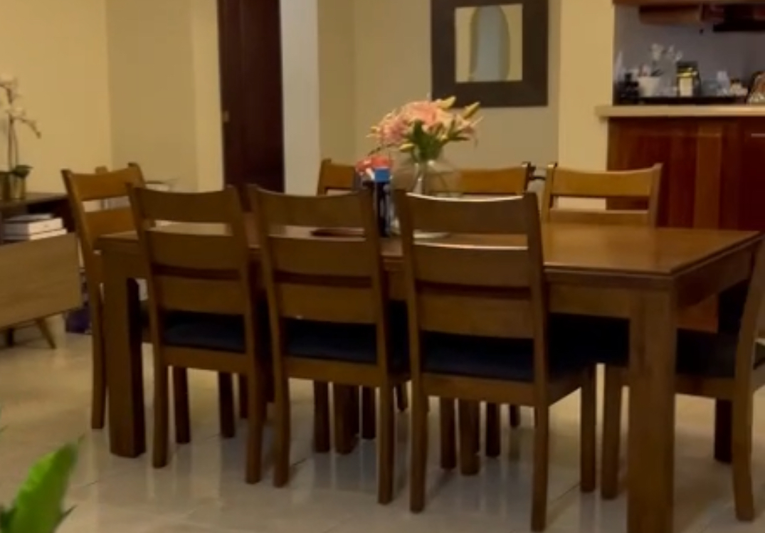 muebles y colchones - Comedor en Roble 8 sillas  0
