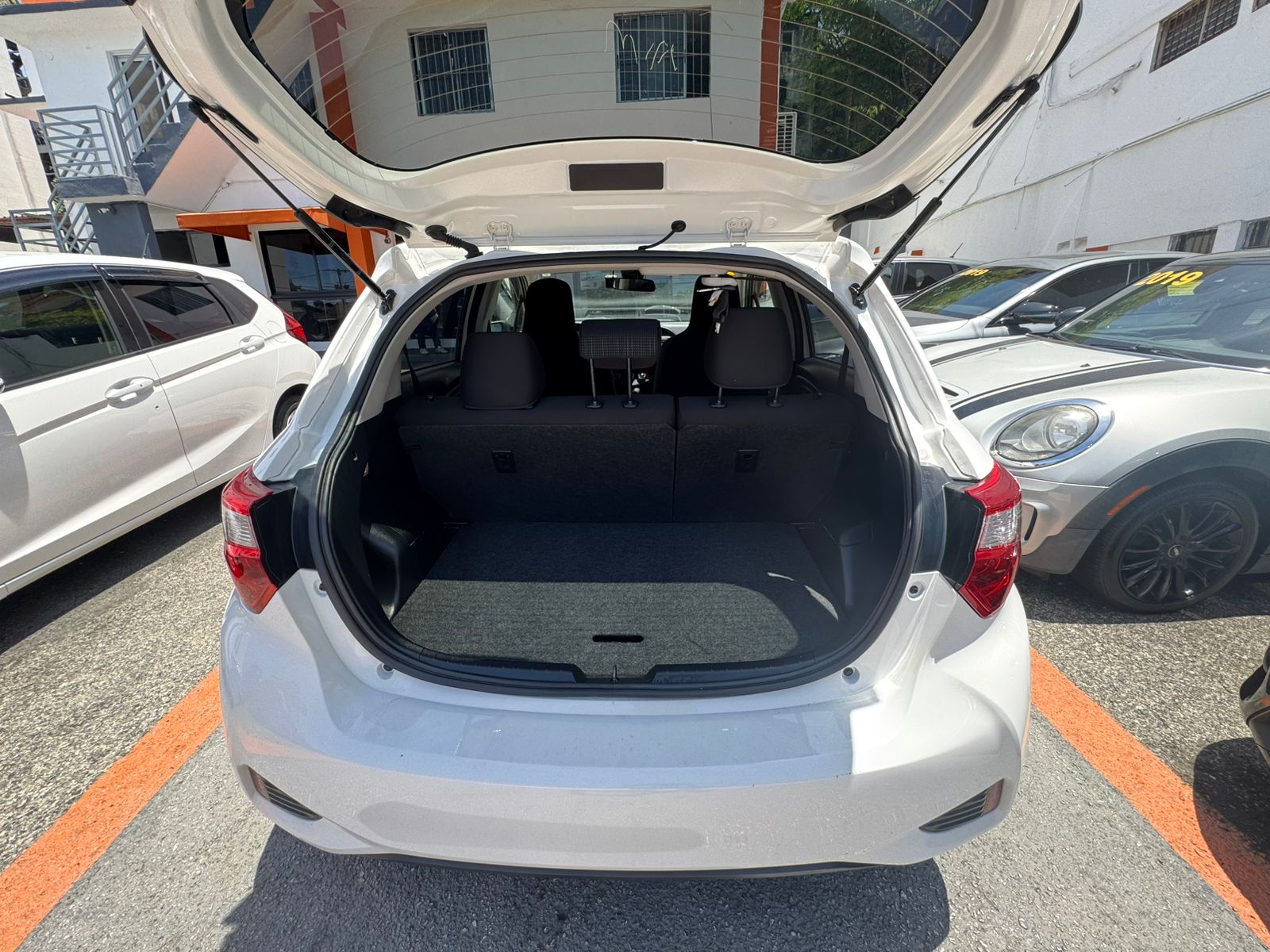 carros - Toyota Vitz 5