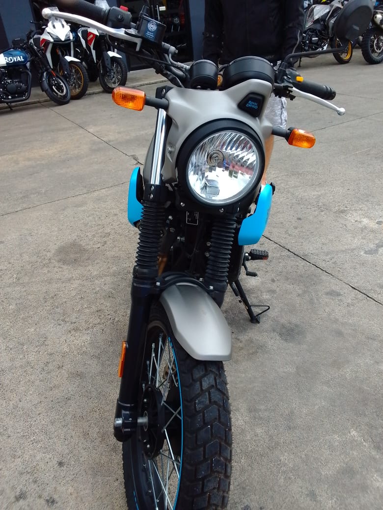 motores y pasolas - Vendo moto royall infield 2023 gris con azul 0