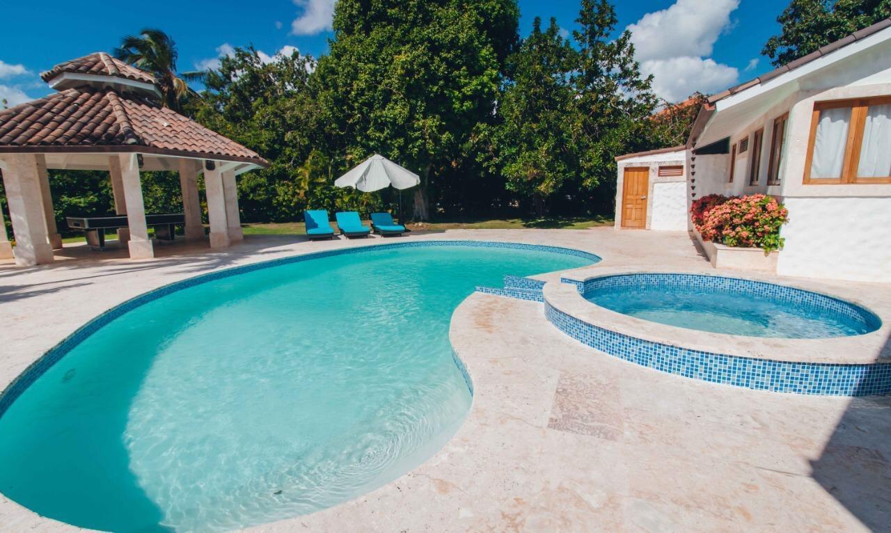 casas vacacionales y villas - Cajuiles 41: Villa en venta, Casa de Campo 2