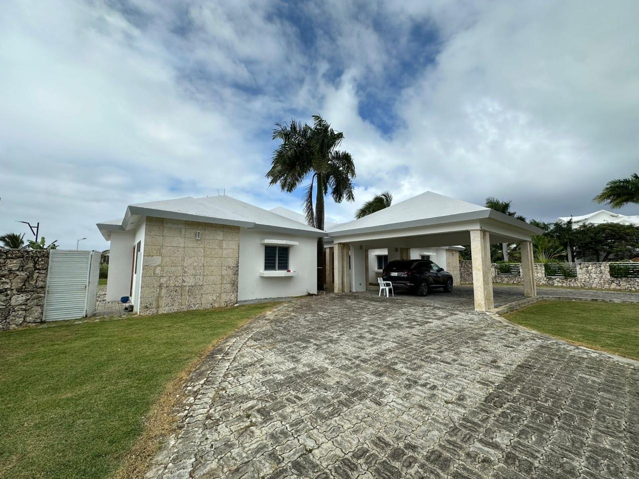 casas vacacionales y villas - Vendo inmensa y atractiva casa 🏠 en Punta Cana    7