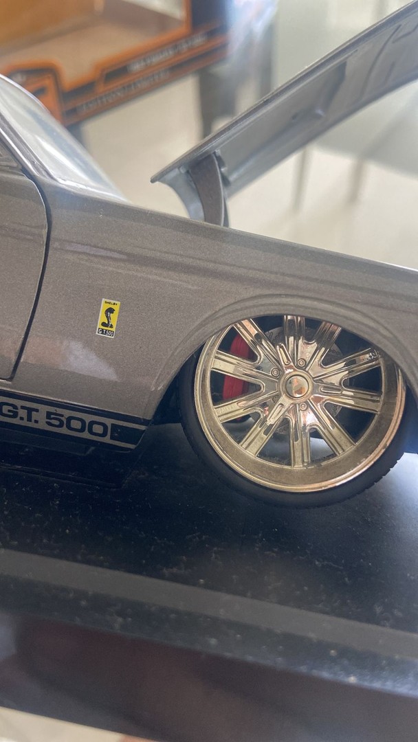 hobby y coleccion - carro a escala 1:18 edicion especial mustang shelby 69  5