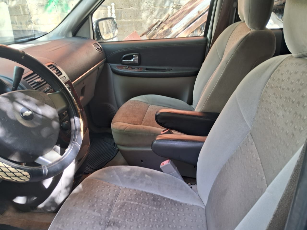 jeepetas y camionetas - Vendo este vehículo por motivo de viaje negociable 
250,0000 3