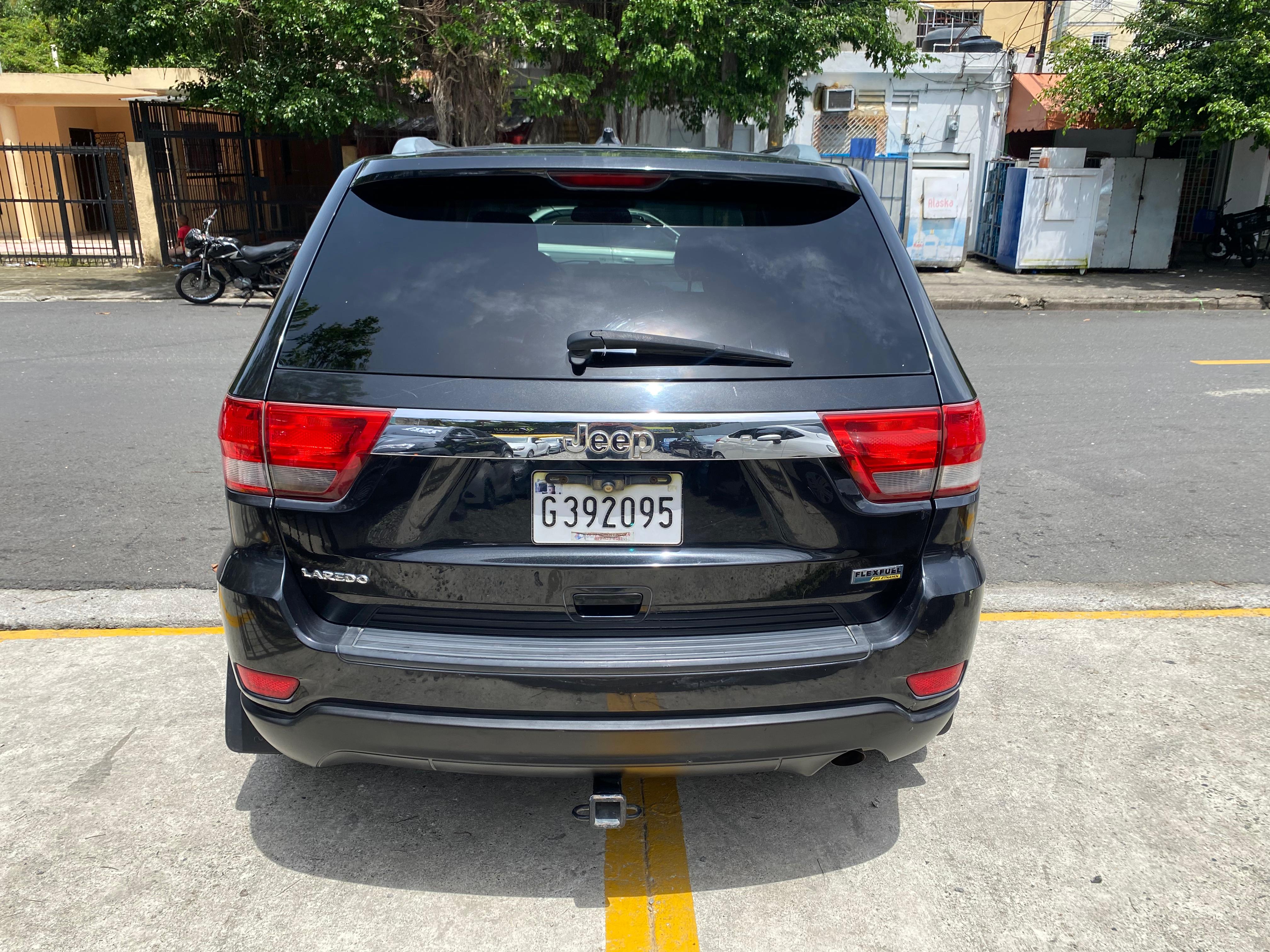 jeepetas y camionetas - Vendo JEEP, Gran cherokee, Excelente condicion 4