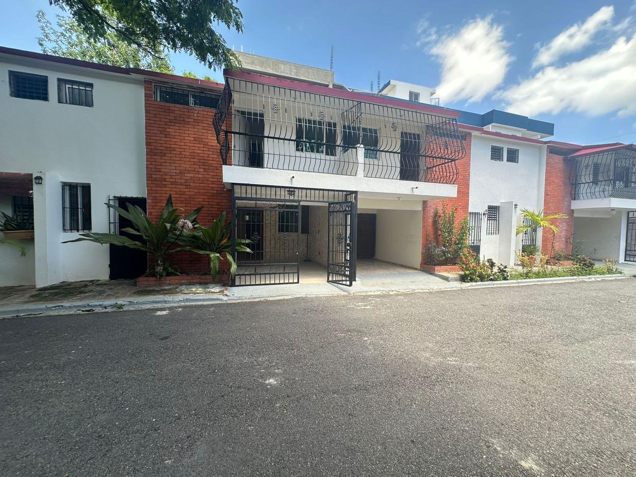 casas - Venta de casa familiar de 3 habitaciones  0