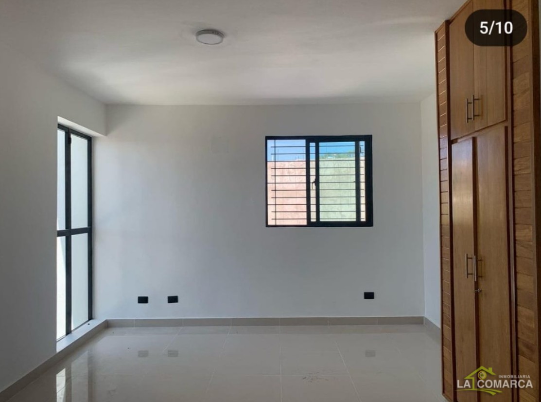 casas - Casa de 2 niveles en Venta en el Res. El Doral 3