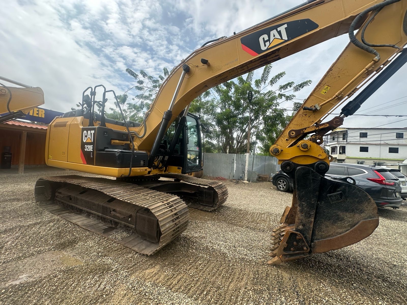 camiones y vehiculos pesados - 2013 Cat 320EL
 6