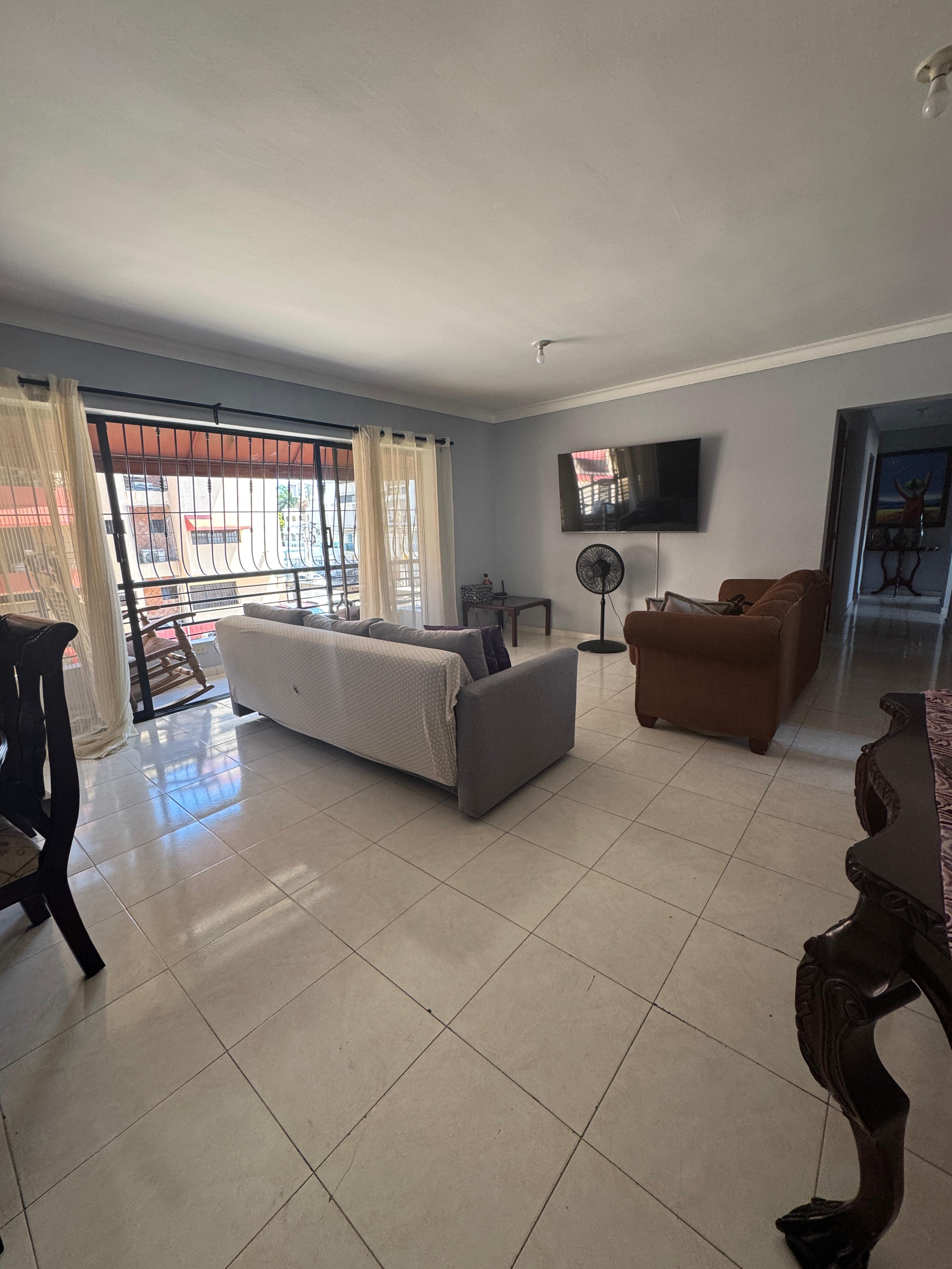 apartamentos - Apartamento de 133mts , 2do nivel en los Prados co 3