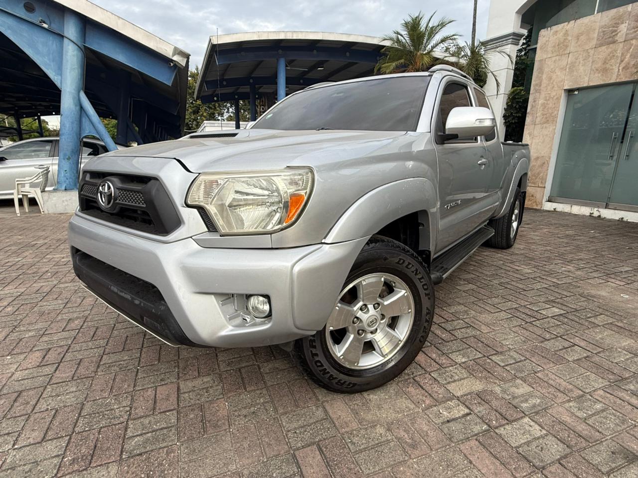 jeepetas y camionetas - Toyota tacoma 2012 0