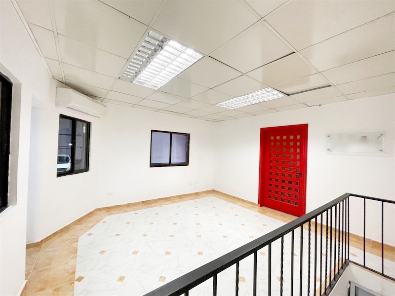 oficinas y locales comerciales - Nave en el Quisqueya  2