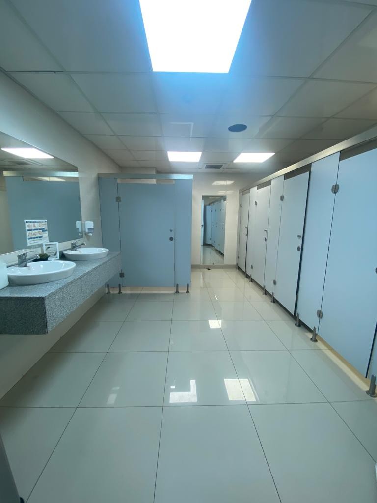 oficinas y locales comerciales - Local de oficinas  ideal para call center en El Millon, Av 27 de febrero. 4