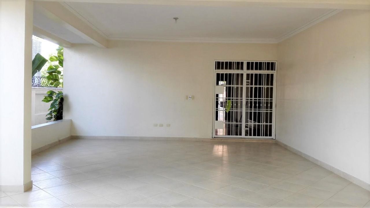 casas - CASA EN VENTA - Altos de Arroyo Hondo 3ro 8