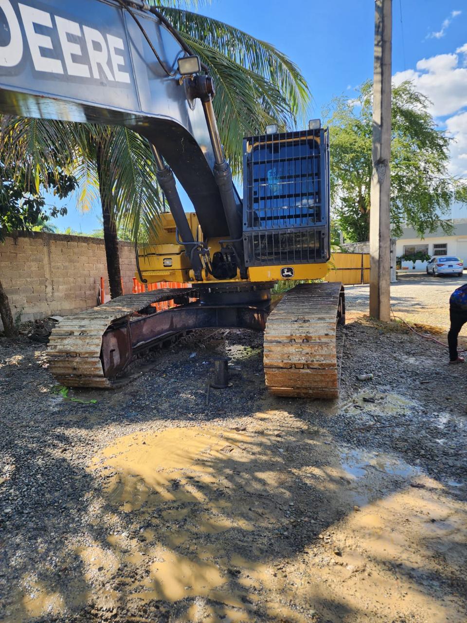 camiones y vehiculos pesados - Vendo Excavadora Marca John Deere Modelo 290G  0