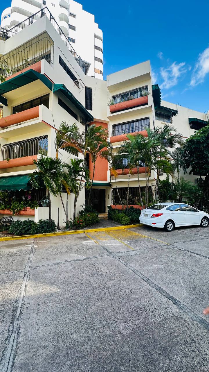 apartamentos - Alquiler en un Primer Nivel Av. Anacaona 3