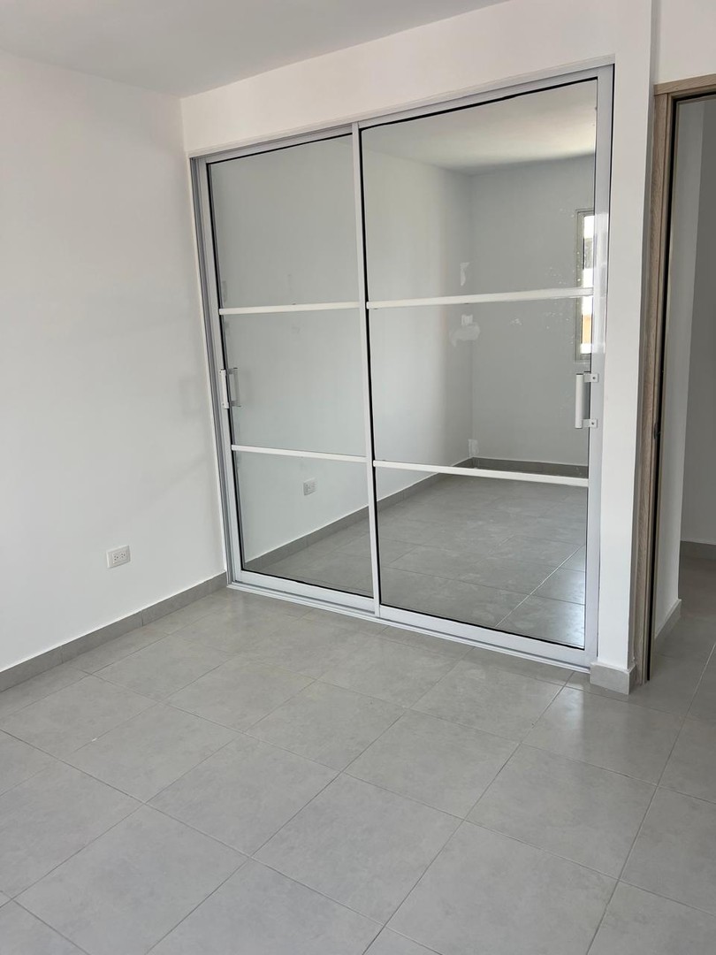 apartamentos - Vendo apartamento ubicado en Residencial Ita Esther 2 (Av. Jacobo Majluta)  7
