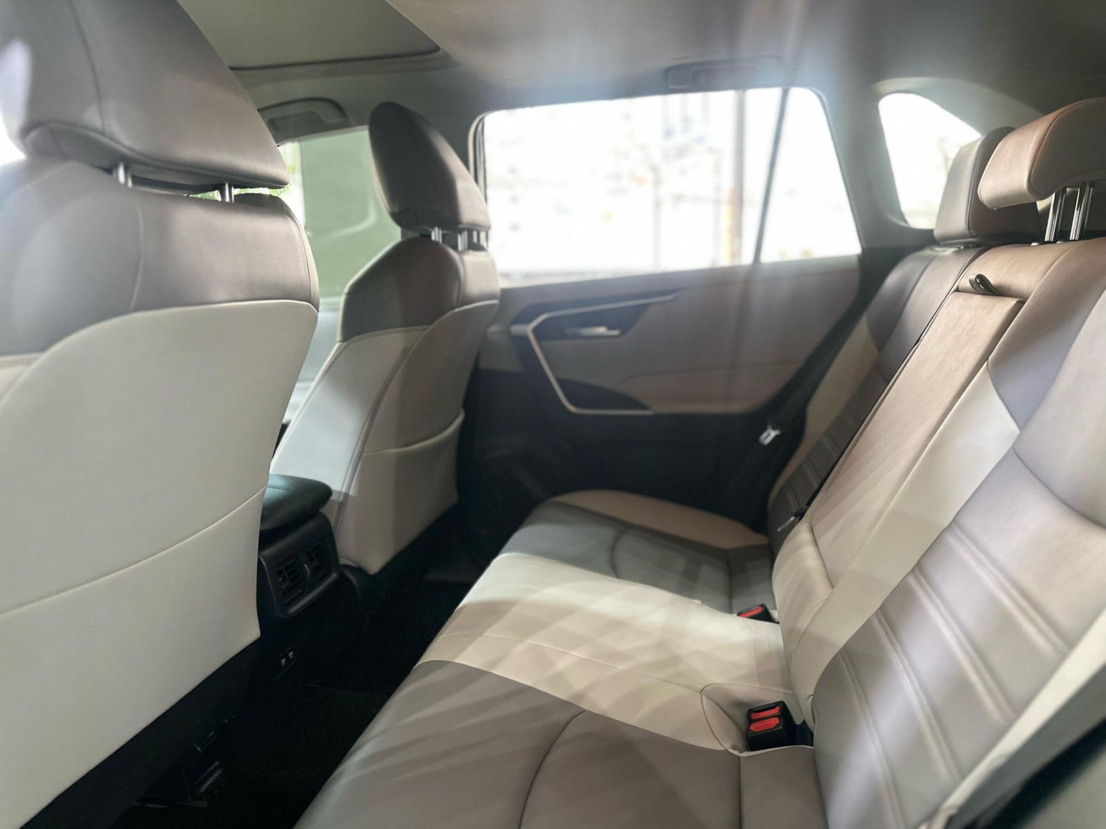 jeepetas y camionetas - Toyota Rav4 XLE 2020 Clean Carfax  5