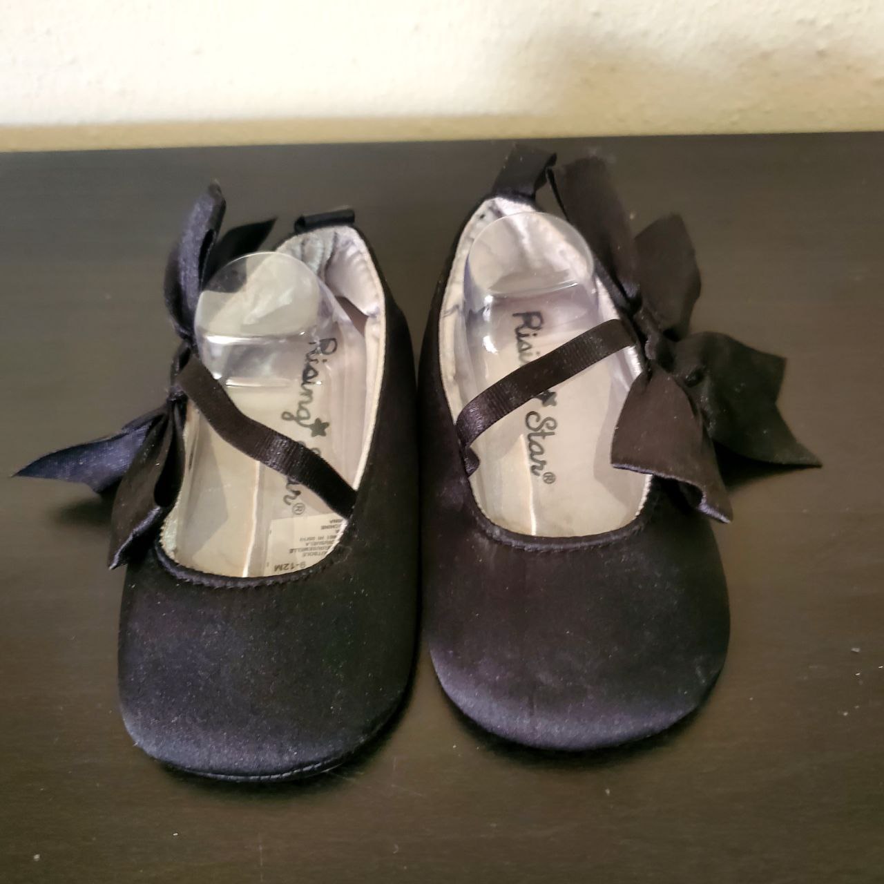 ropa y zapatos - 2 Pares de zapatos/sandalia niña. TODO por $200 6