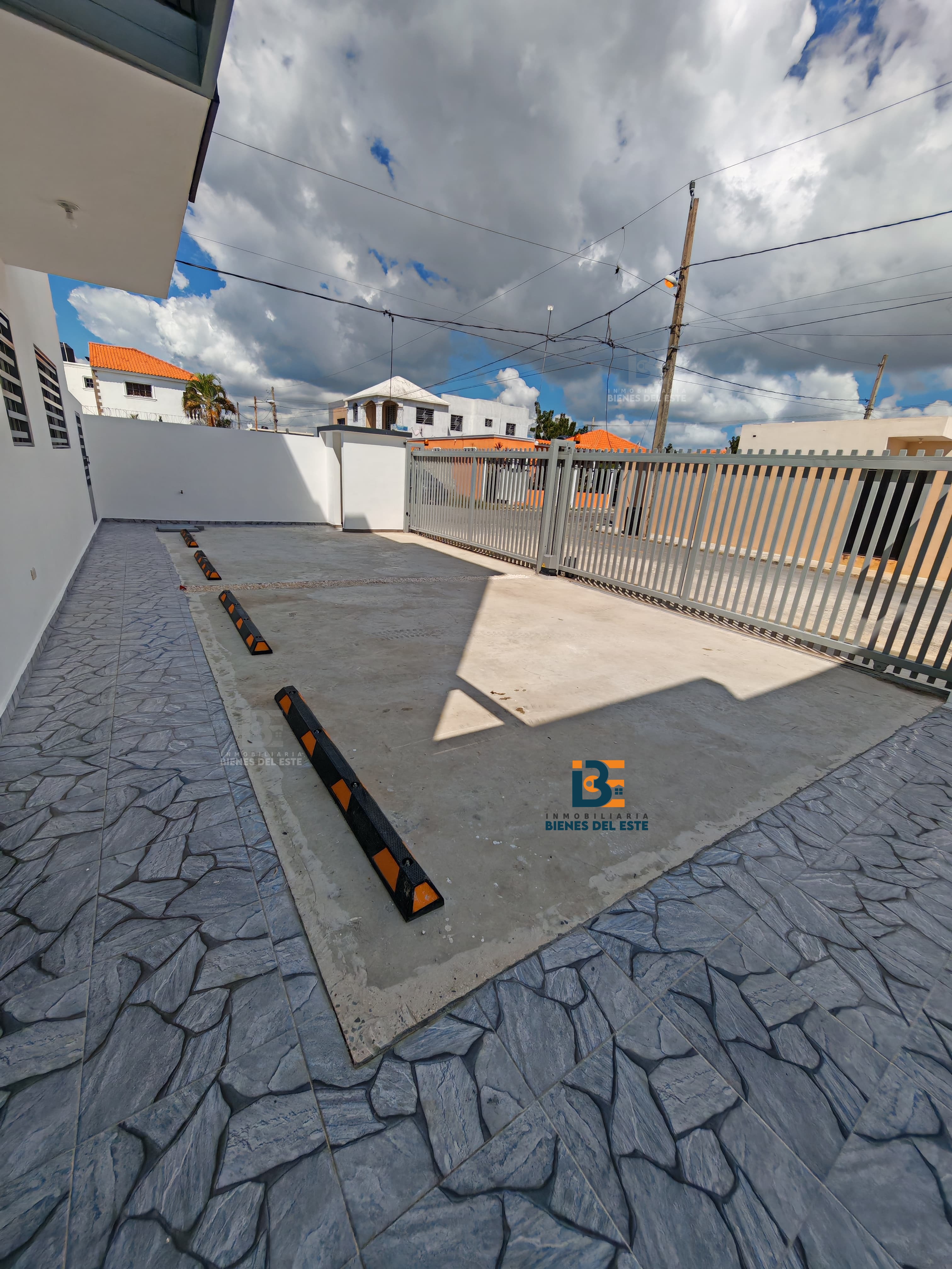 apartamentos - SE RENTA NUEVO Apartamento Amplio. 1
