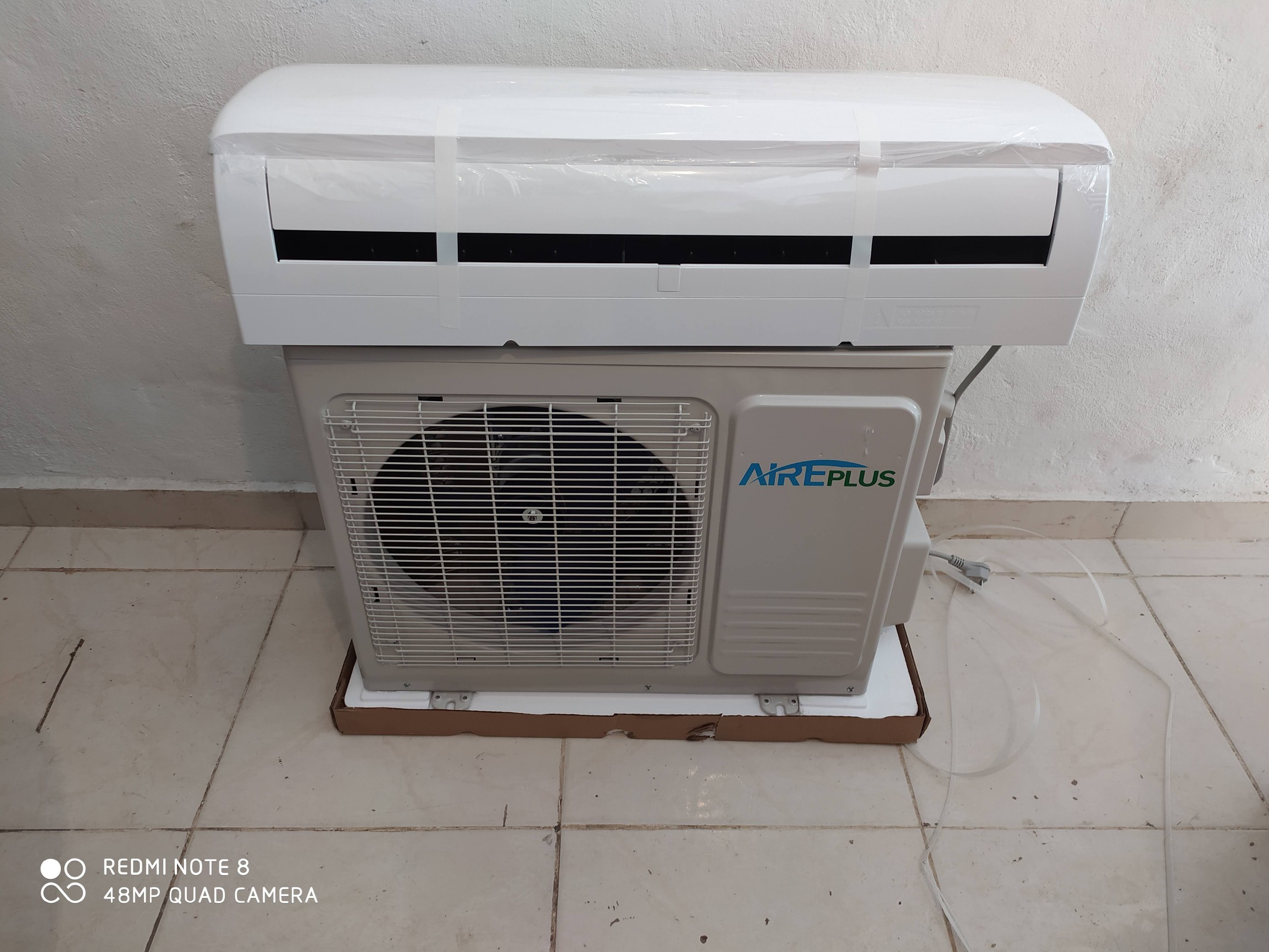 aires acondicionados y abanicos - Aires 12,000btu nuevos en su caja. 1 año de garantia  0